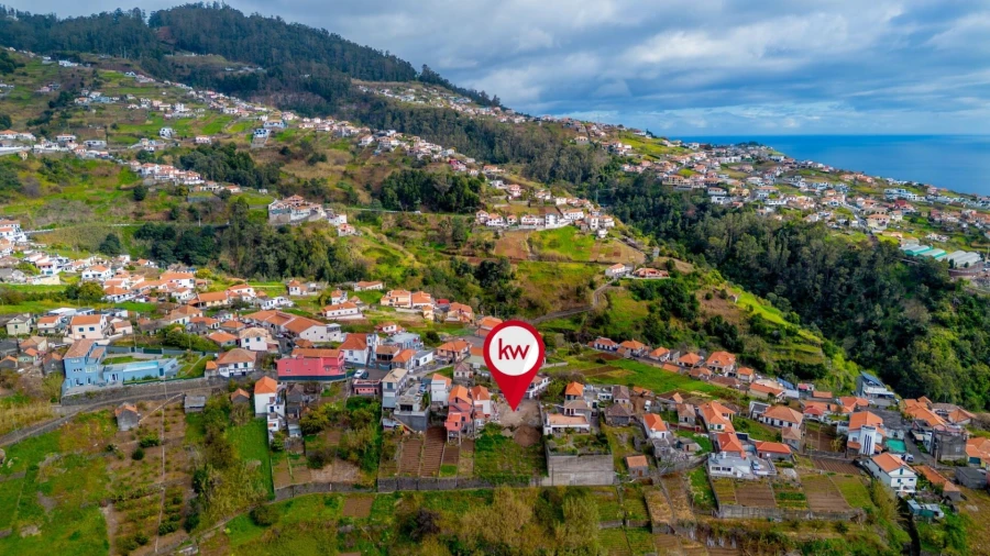 Moradia T2 para Venda em Arco da Calheta Foto 3