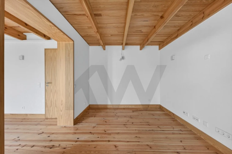 Moradia T2 para Venda em Arco da Calheta Foto 9