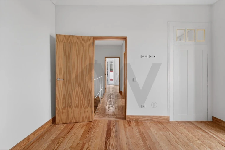 Moradia T2 para Venda em Arco da Calheta Foto 19