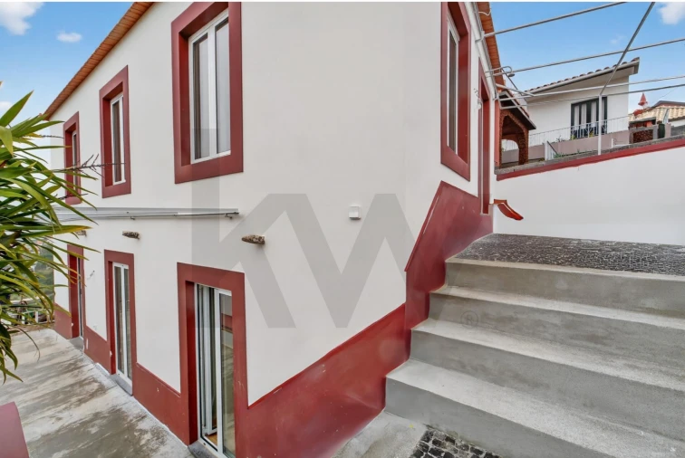 Moradia T2 para Venda em Arco da Calheta Foto 1