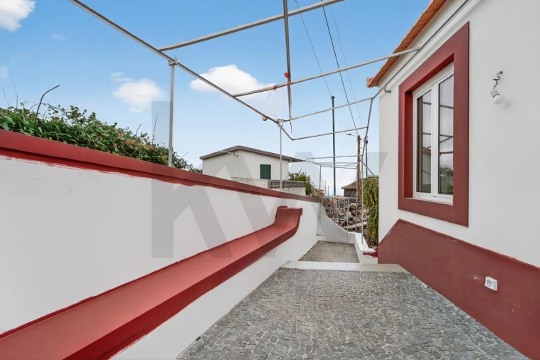 Moradia T2 para Venda em Arco da Calheta Foto 40