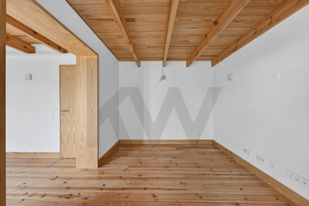 Moradia T2 para Venda em Arco da Calheta Foto 9