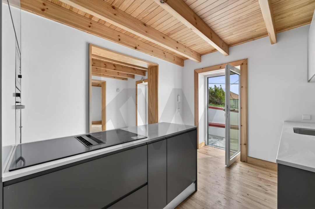 Moradia T2 para Venda em Arco da Calheta Foto 17