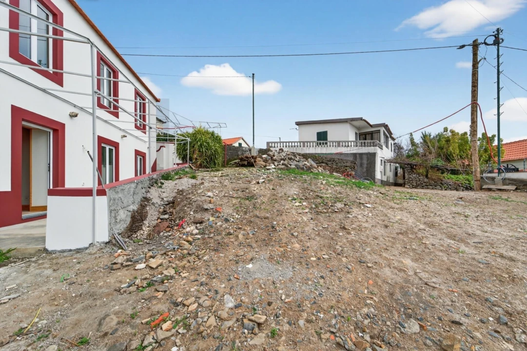 Moradia T2 para Venda em Arco da Calheta Foto 33