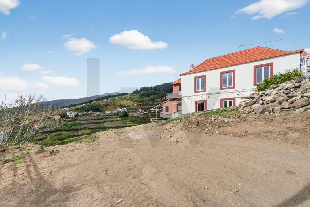 Moradia T2 para Venda em Arco da Calheta Foto 34