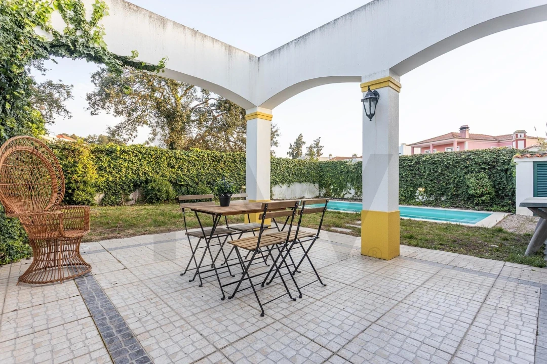 Moradia T4 para Venda em Azeitão (São Lourenço e São Simão) Foto 8