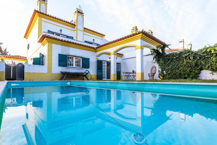 Moradia T4 para Venda em Azeitão (São Lourenço e São Simão) Foto 1