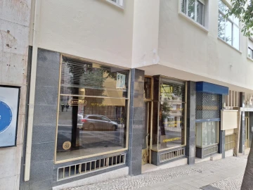 Loja para Arrendamento em Arroios