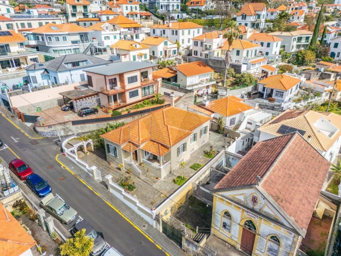 Moradia T4 para Venda em Funchal (Santa Maria Maior) Foto 41