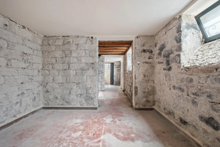 Moradia T4 para Venda em Funchal (Santa Maria Maior) Foto 31