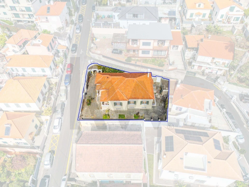 Moradia T4 para Venda em Funchal (Santa Maria Maior) Foto 42