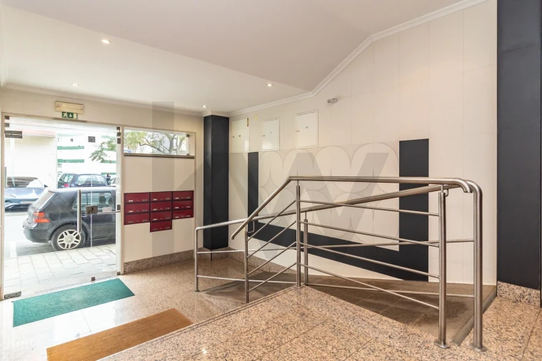 Apartamento T2 para Venda em Alto do Seixalinho, Santo André e Verderena Foto 3