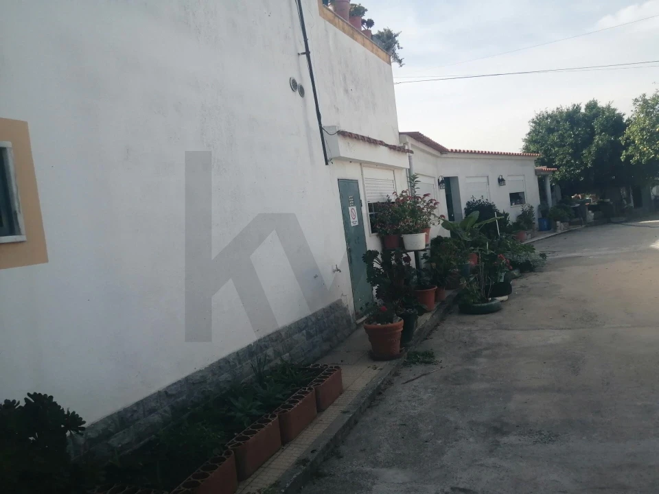 Moradia T1 para Venda em Foros de Arrão Foto 2