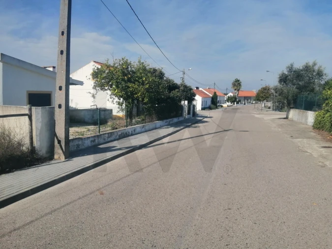 Moradia T1 para Venda em Foros de Arrão Foto 1