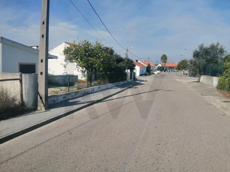 Moradia T1 para Venda em Foros de Arrão Foto 1