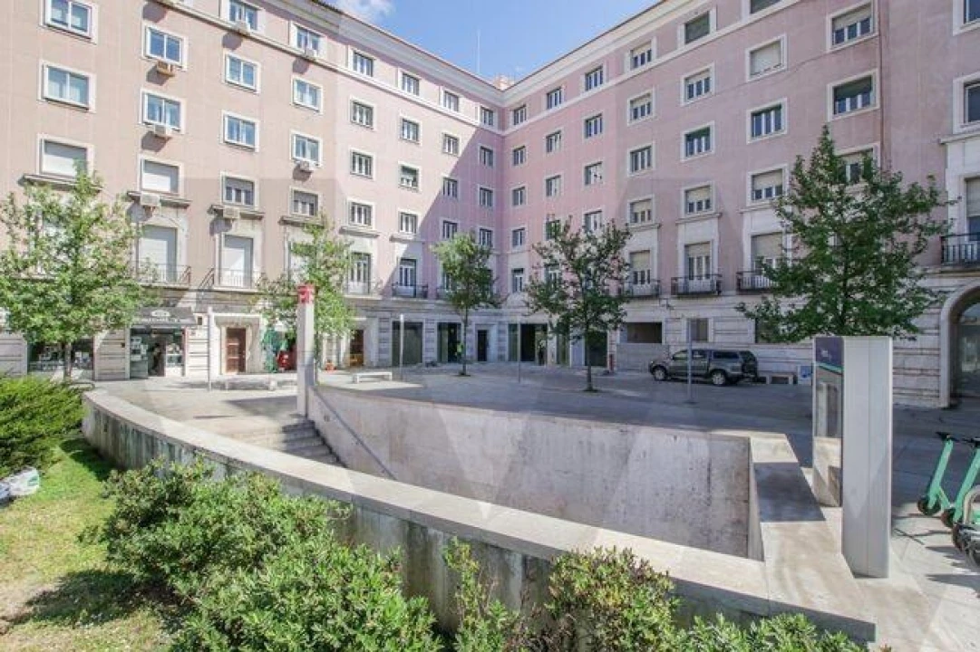 Apartamento T4 para Venda em Areeiro Foto 19