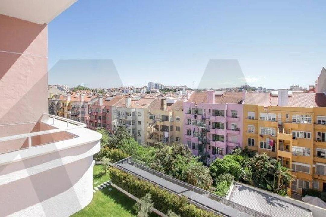 Apartamento T4 para Venda em Areeiro Foto 12