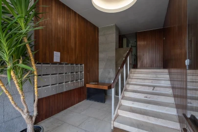Apartamento T3 para Venda em Campolide