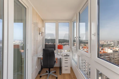 Apartamento T3 para Venda em Campolide