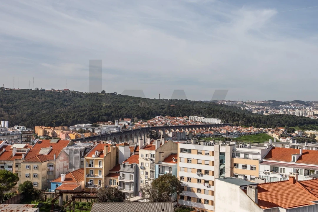 Apartamento T3 para Venda em Campolide Foto 18
