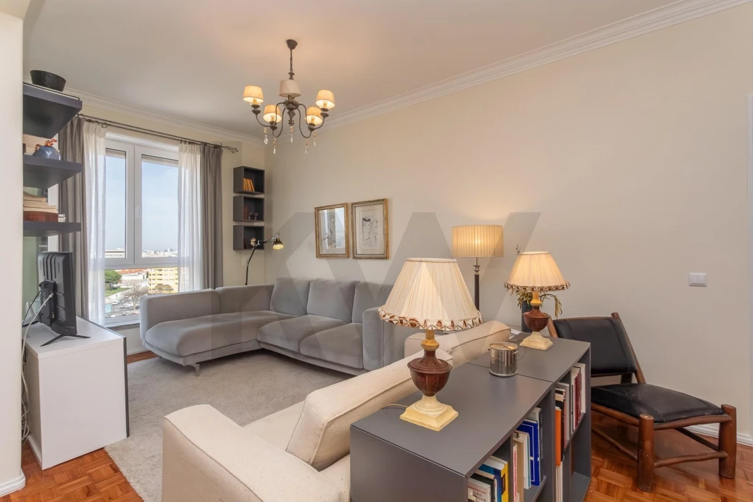 Apartamento T3 para Venda em Campolide Foto 6