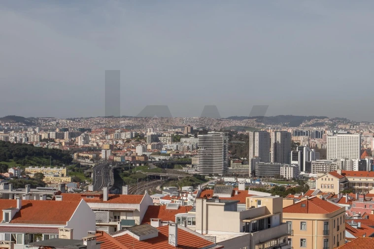 Apartamento T3 para Venda em Campolide Foto 20