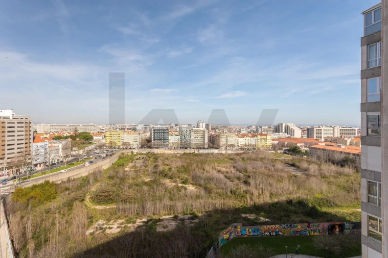 Apartamento T3 para Venda em Campolide Foto 9