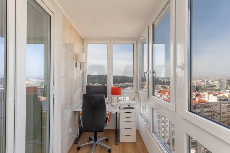 Apartamento T3 para Venda em Campolide Foto 11
