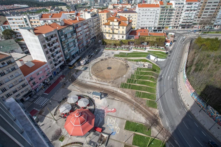 Apartamento T3 para Venda em Campolide Foto 8