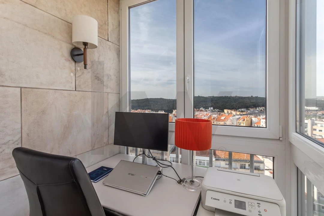 Apartamento T3 para Venda em Campolide Foto 12