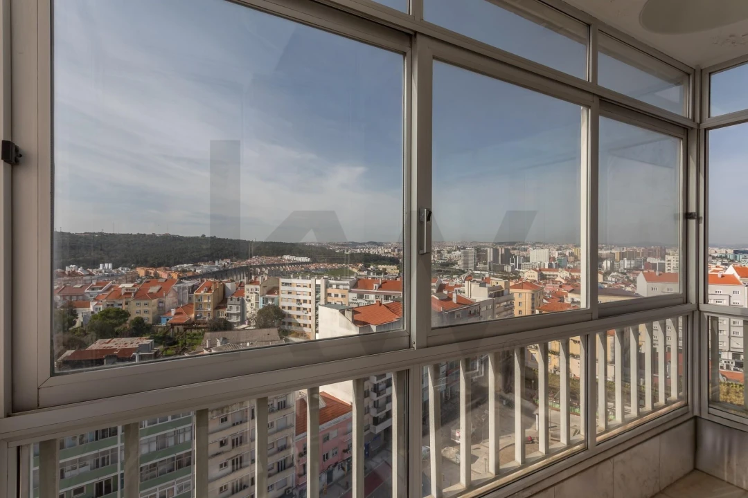 Apartamento T3 para Venda em Campolide Foto 21
