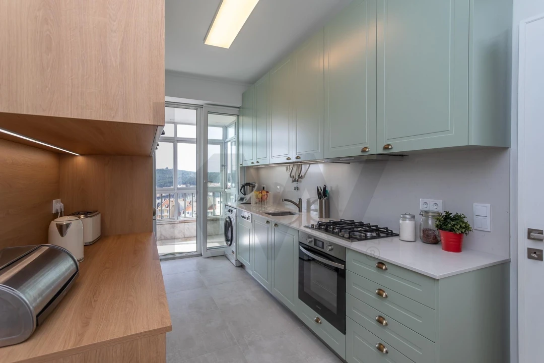 Apartamento T3 para Venda em Campolide Foto 16