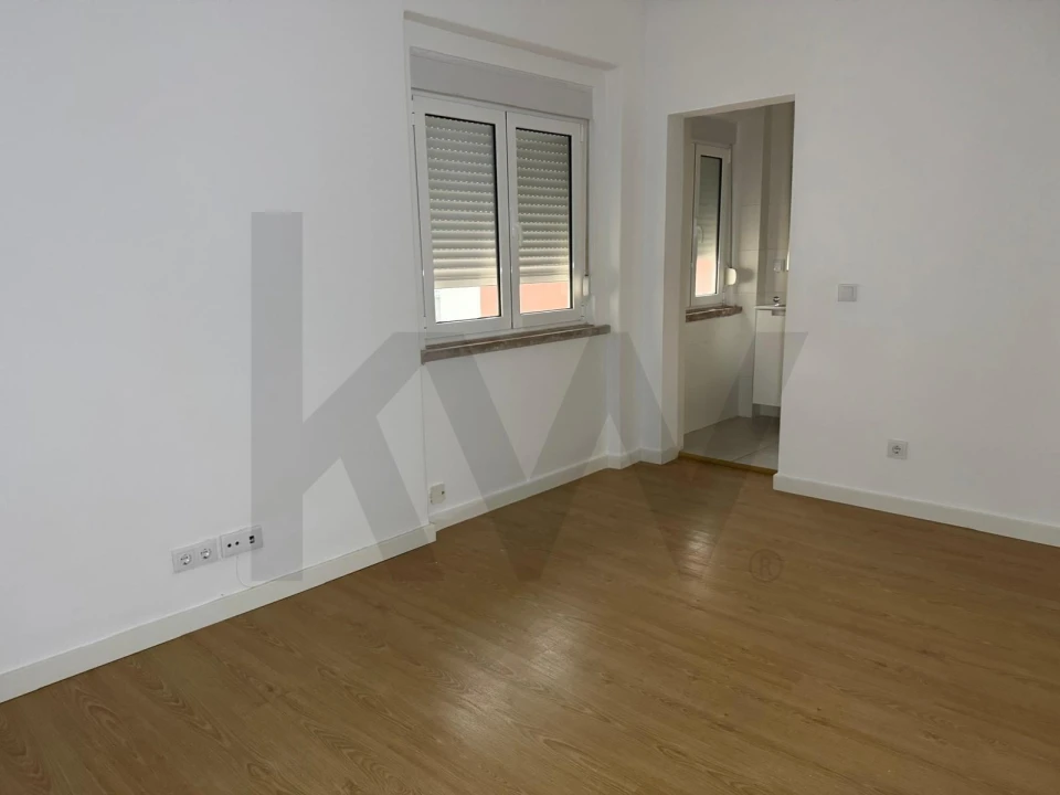 Apartamento T2 para Arrendamento em Avenidas Novas Foto 3