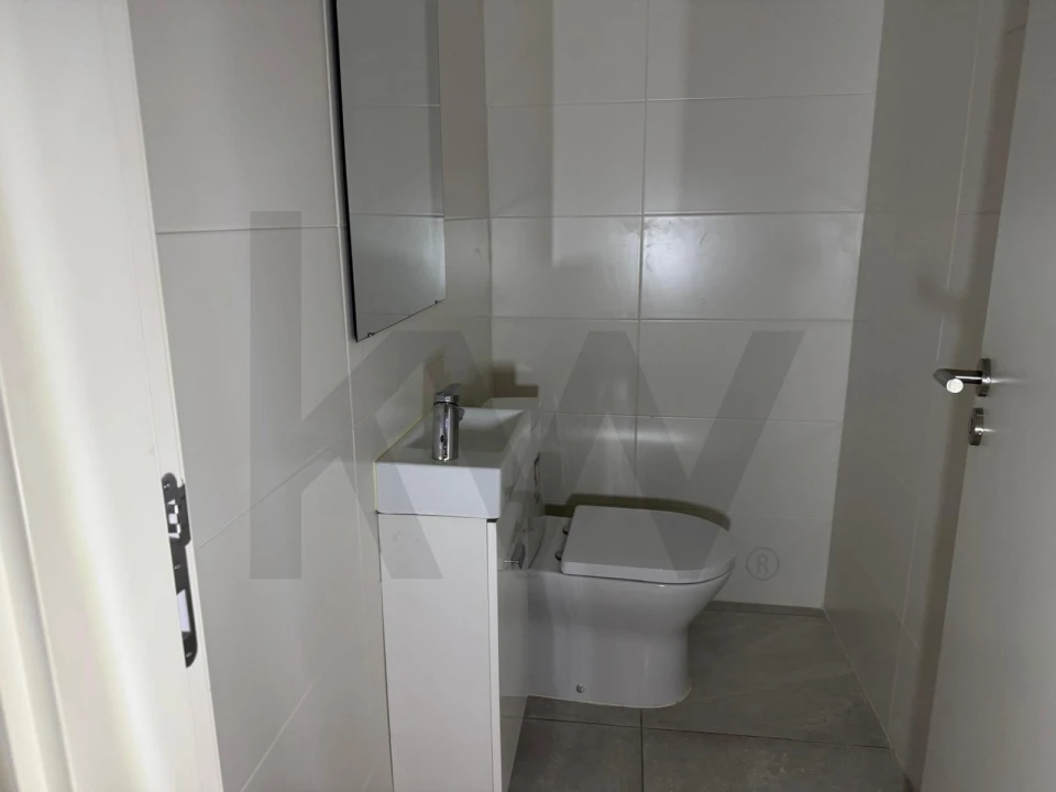 Apartamento T2 para Arrendamento em Avenidas Novas Foto 11