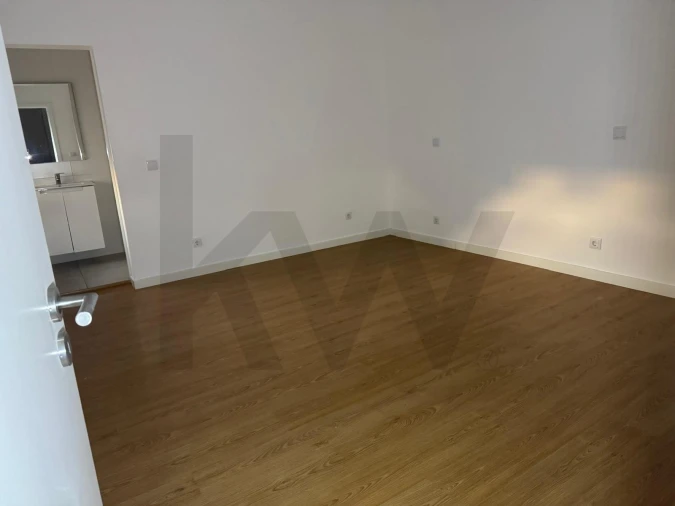 Apartamento T2 para Arrendamento em Avenidas Novas Foto 4