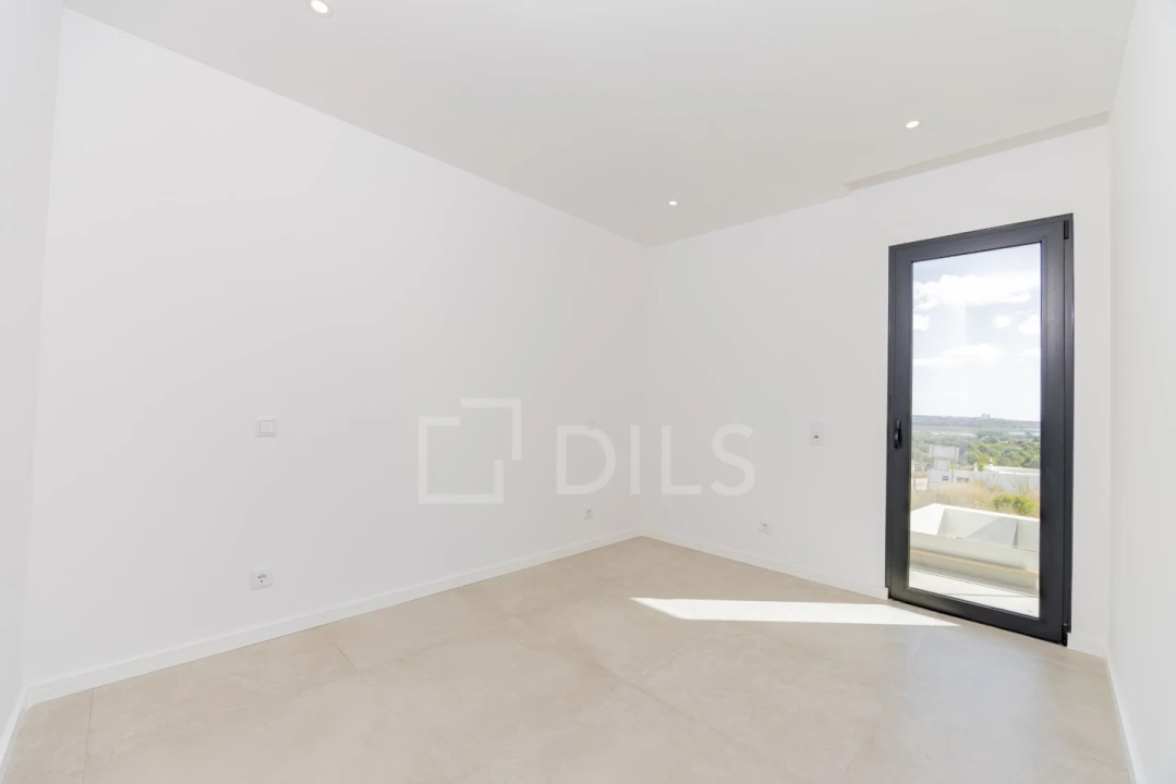 Moradia T3 para Venda em Mexilhoeira Grande Foto 23