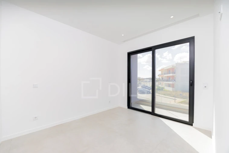 Moradia T3 para Venda em Mexilhoeira Grande Foto 15