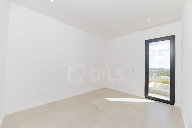 Moradia T3 para Venda em Mexilhoeira Grande Foto 23