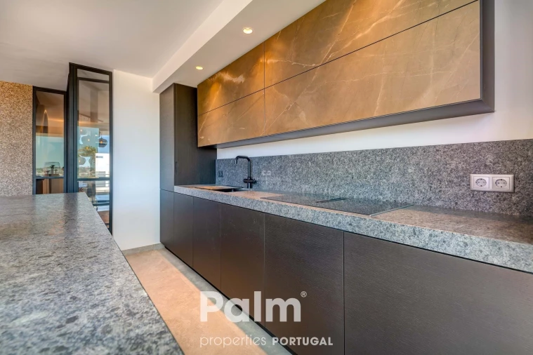 Apartamento T4 para Venda em Alvor Foto 11