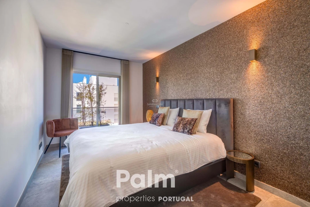 Apartamento T6 para Venda em Alvor Foto 17