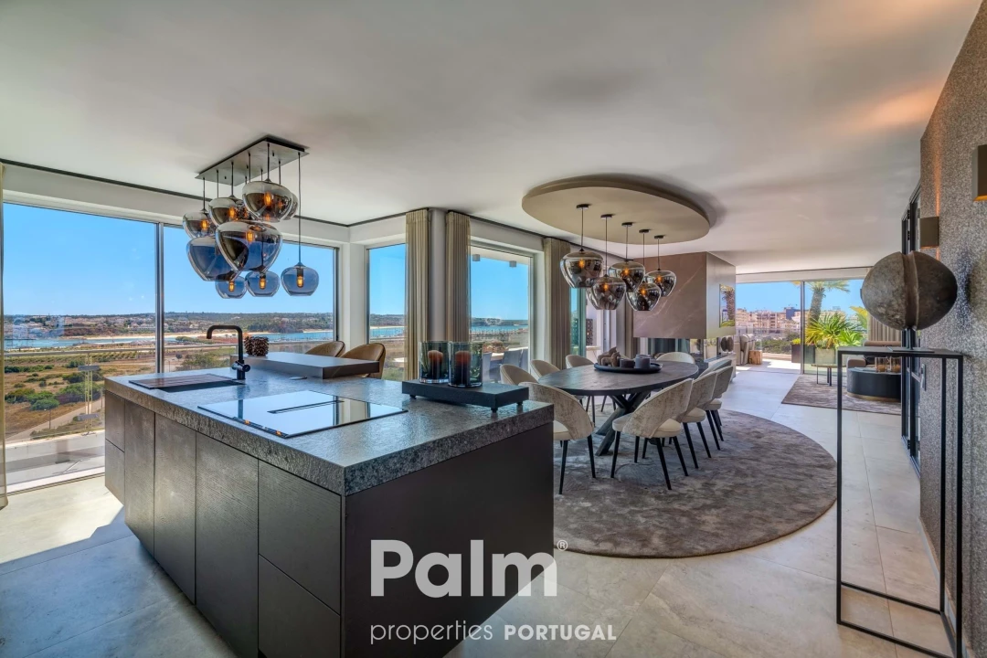 Apartamento T6 para Venda em Alvor Foto 3