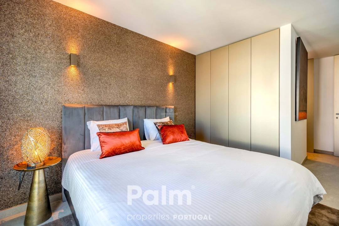 Apartamento T6 para Venda em Alvor Foto 13