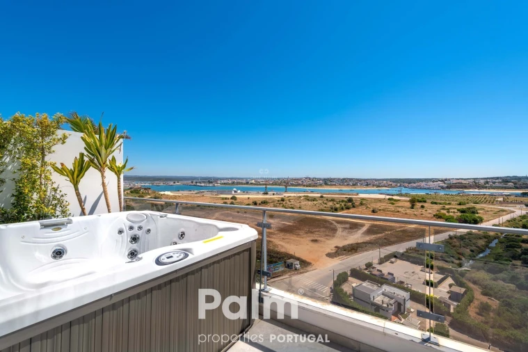 Apartamento T6 para Venda em Alvor Foto 32