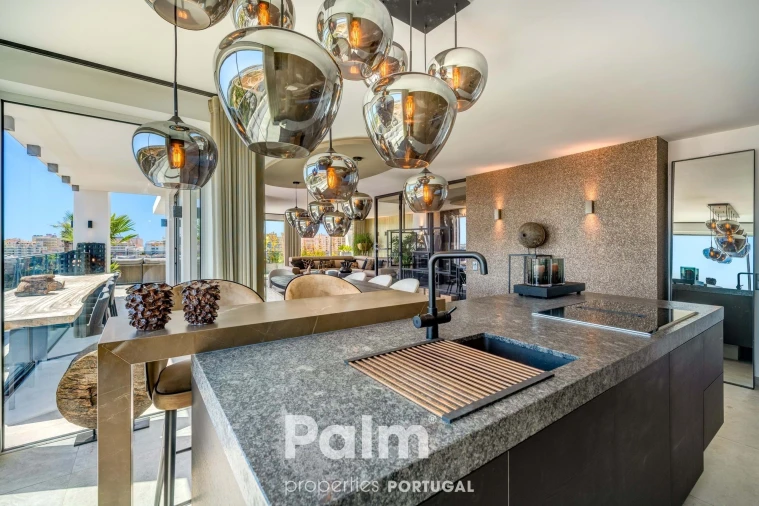 Apartamento T6 para Venda em Alvor Foto 4