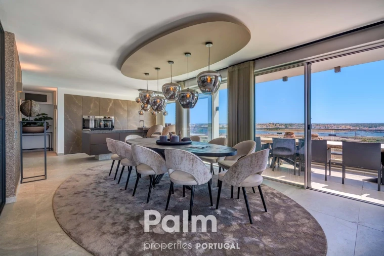 Apartamento T6 para Venda em Alvor Foto 1