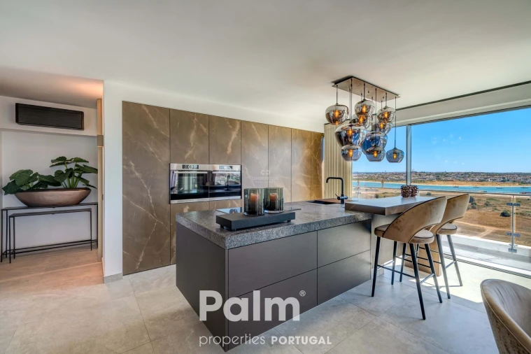 Apartamento T6 para Venda em Alvor Foto 7