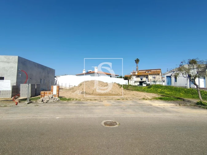 Terreno para Venda em Meia Via Foto 1