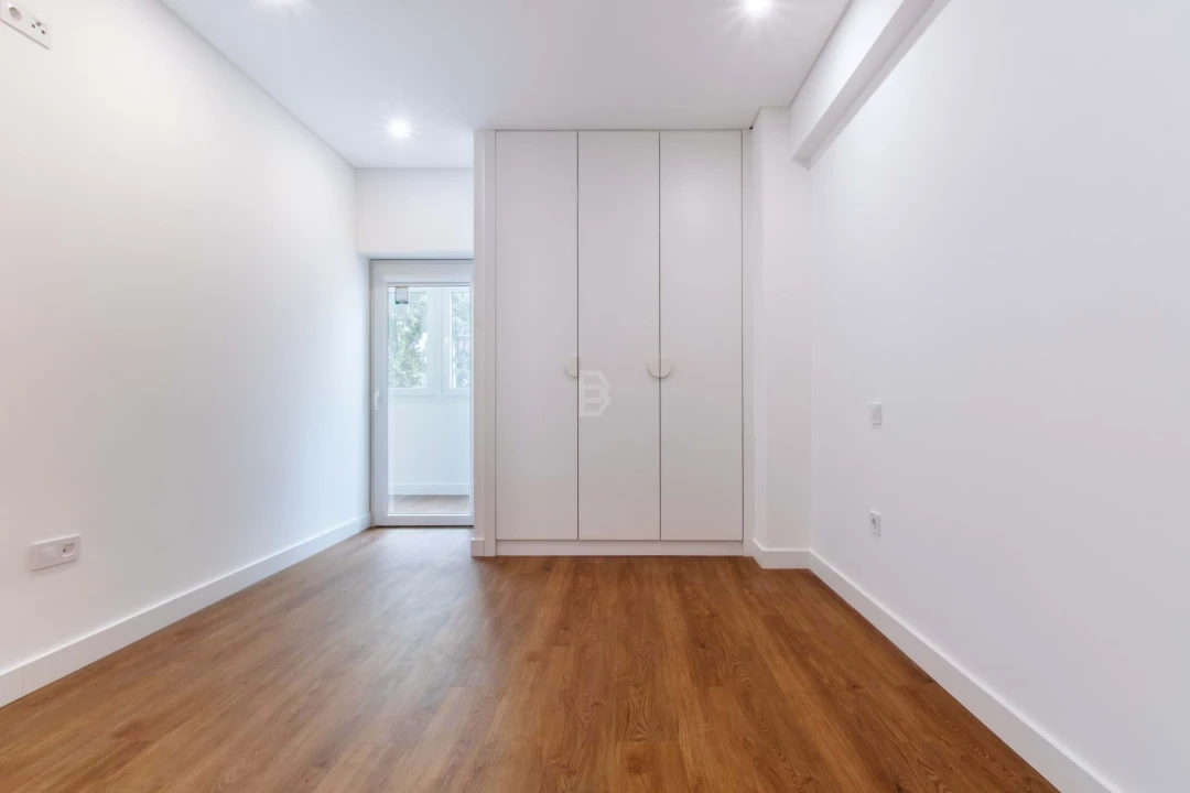 Apartamento T3 para Arrendamento em Algés, Linda-A-Velha e Cruz Quebrada-Dafundo Foto 30