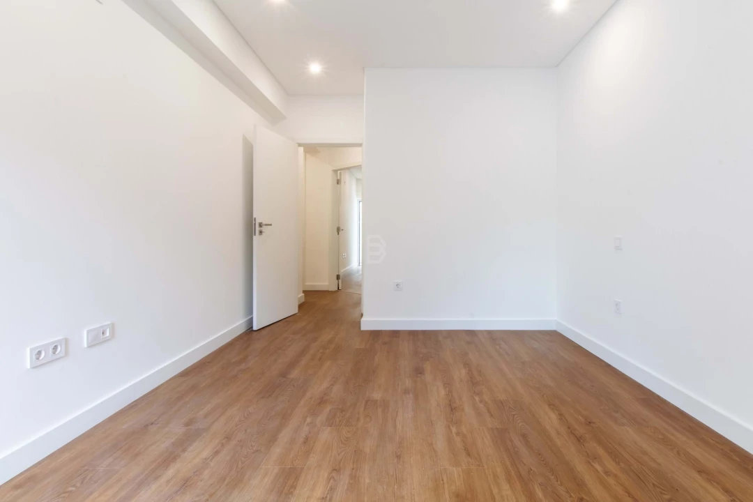 Apartamento T3 para Arrendamento em Algés, Linda-A-Velha e Cruz Quebrada-Dafundo Foto 23