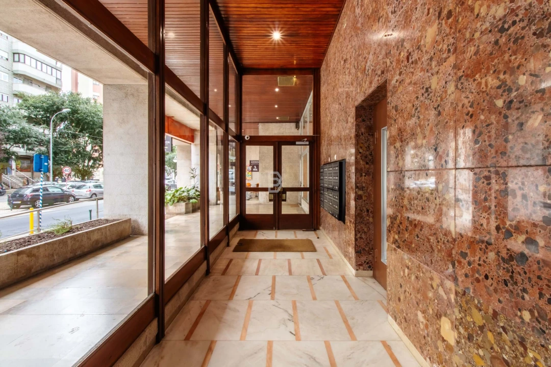 Apartamento T3 para Arrendamento em Algés, Linda-A-Velha e Cruz Quebrada-Dafundo Foto 34